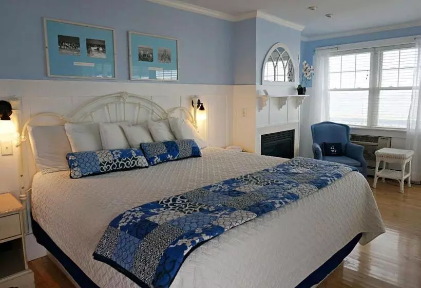 Отель The Edgewater