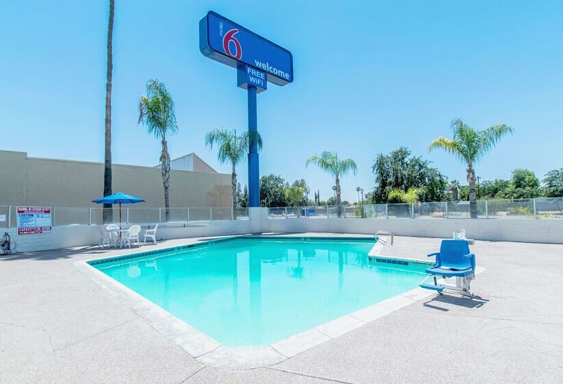 Motel 6 Bakersfield
