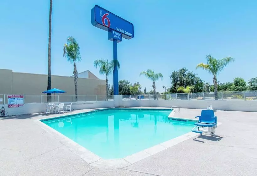 Motel 6 Bakersfield