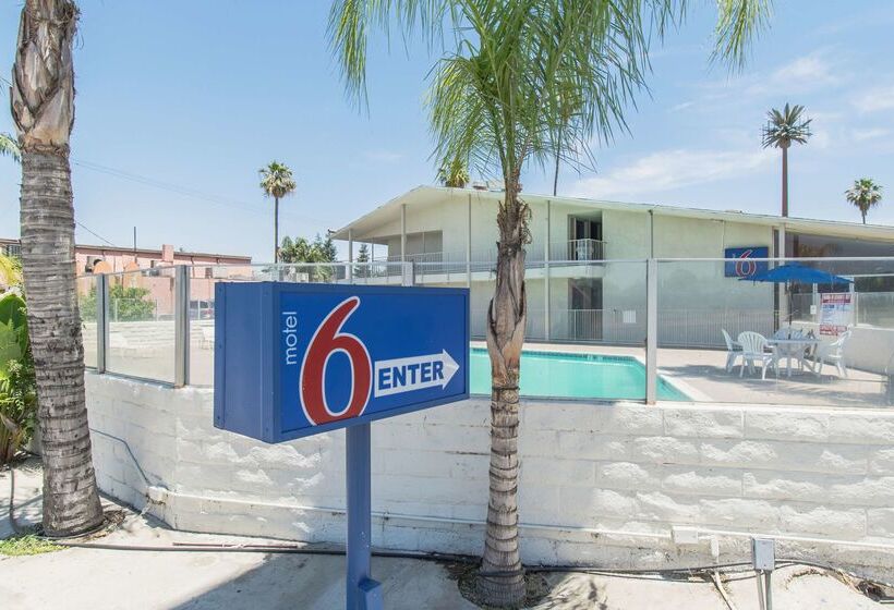 Motel 6 Bakersfield