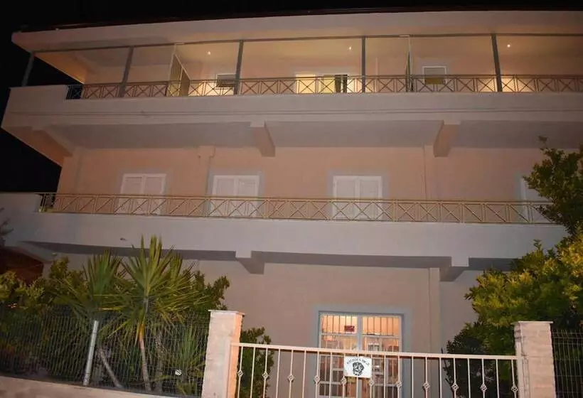 هتل Vila Nino