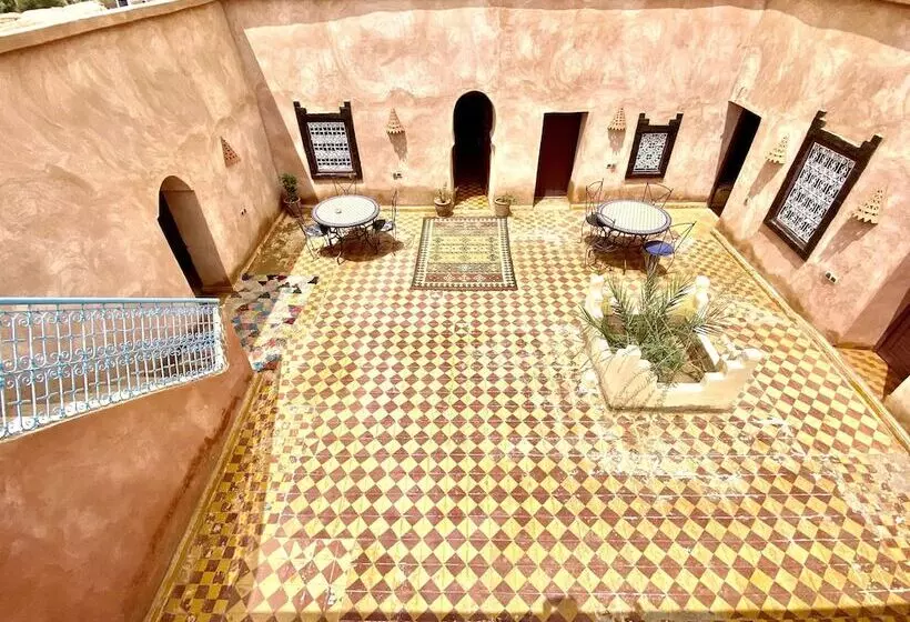 ペンション Auberge Kasbah Des Dunes