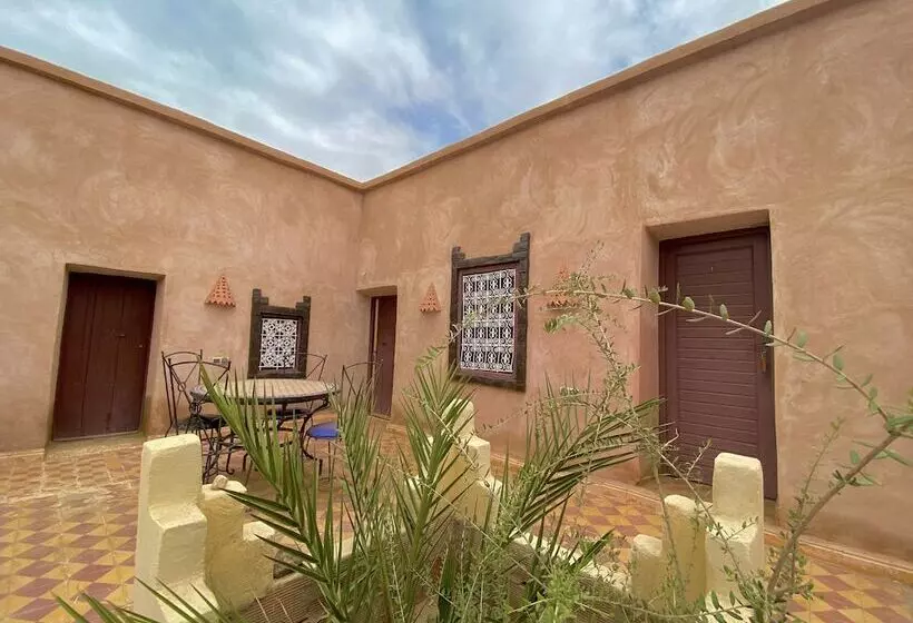 ペンション Auberge Kasbah Des Dunes