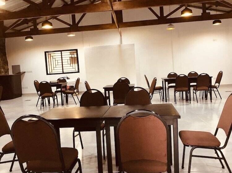 پانسیون Lac S Villa