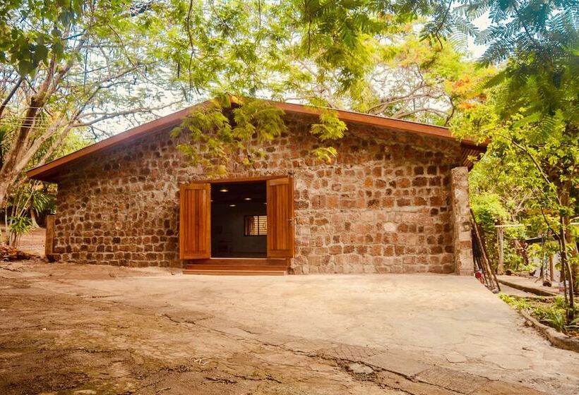 پانسیون Lac S Villa