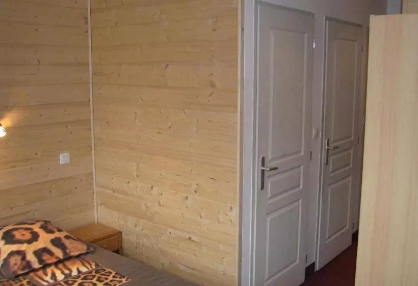 Hotelli Hostel Neige Et Soleil