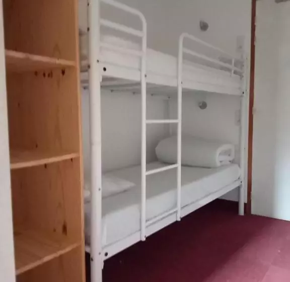 Hotelli Hostel Neige Et Soleil