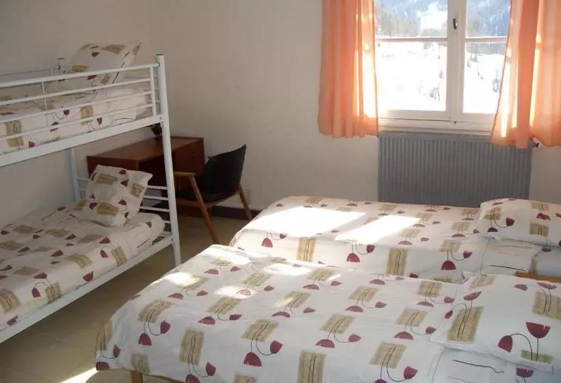 Hotelli Hostel Neige Et Soleil