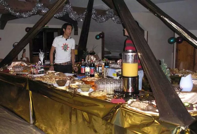 Hotelli Hostel Neige Et Soleil