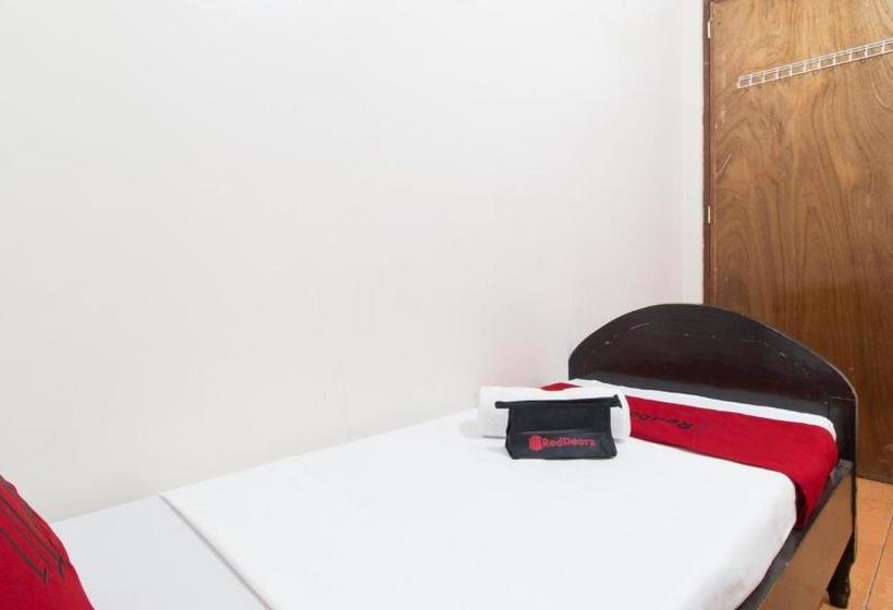 هتل Reddoorz @ Holy Spirit Road Tagaytay