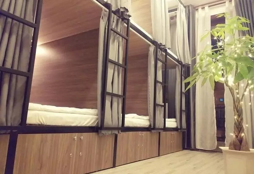 Adora Central Park Hostel