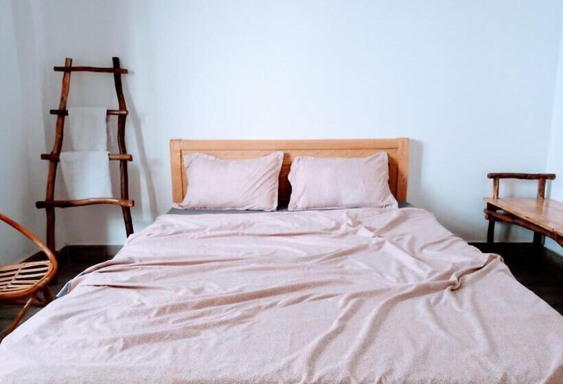 Adora Central Park Hostel