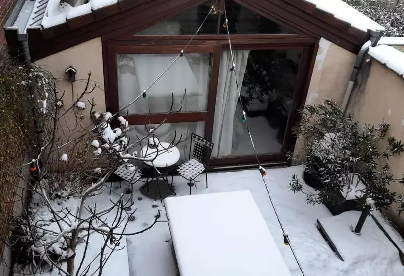 Aamiaismajoitus (B&B) La Chambre Tomis Ath