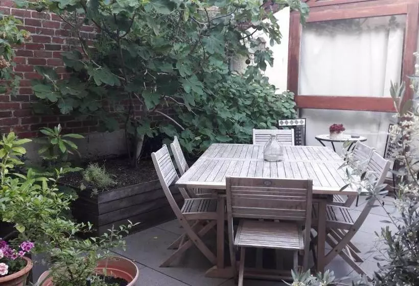 Aamiaismajoitus (B&B) La Chambre Tomis Ath