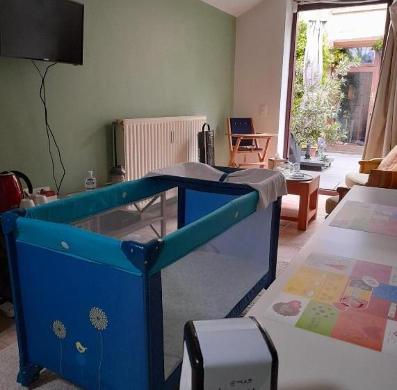 צימר La Chambre Tomis Ath