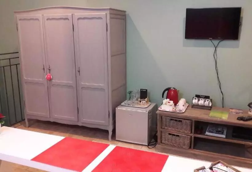 Aamiaismajoitus (B&B) La Chambre Tomis Ath