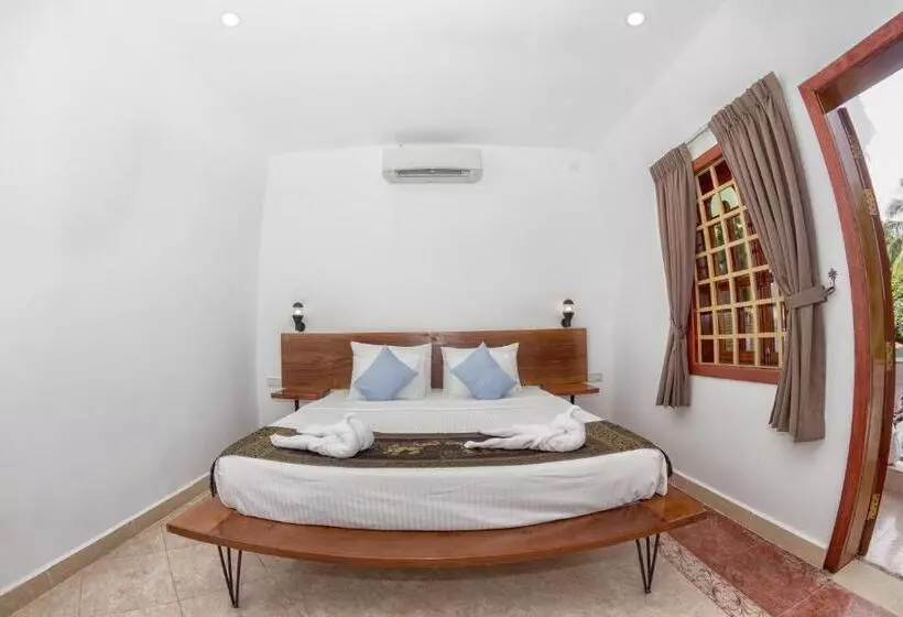 هتل Poolside Villa