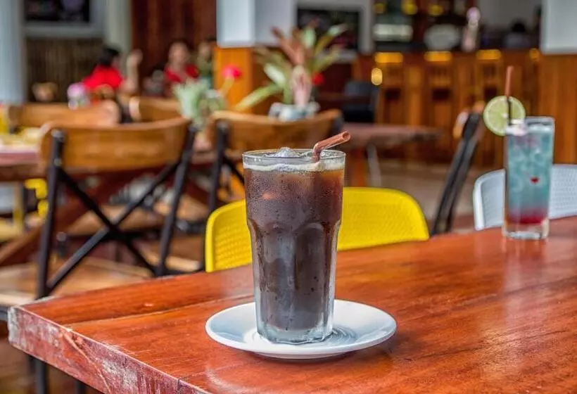 هتل Poolside Villa