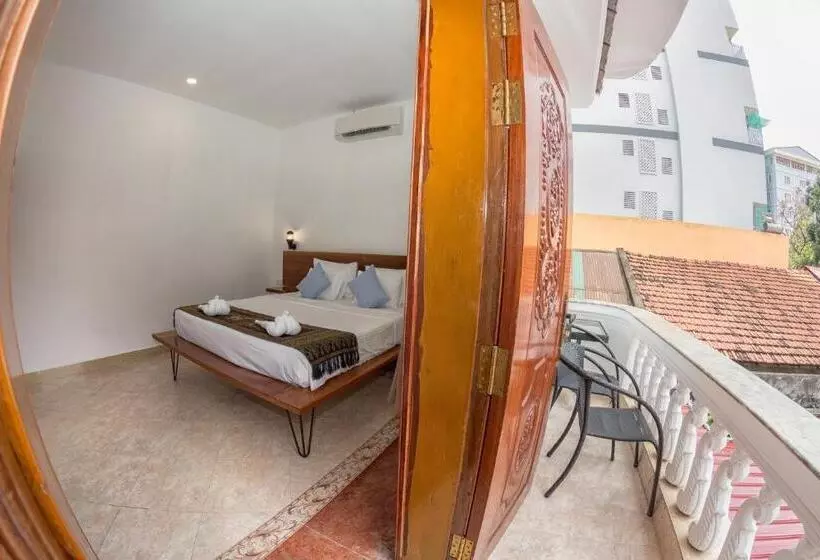 هتل Poolside Villa