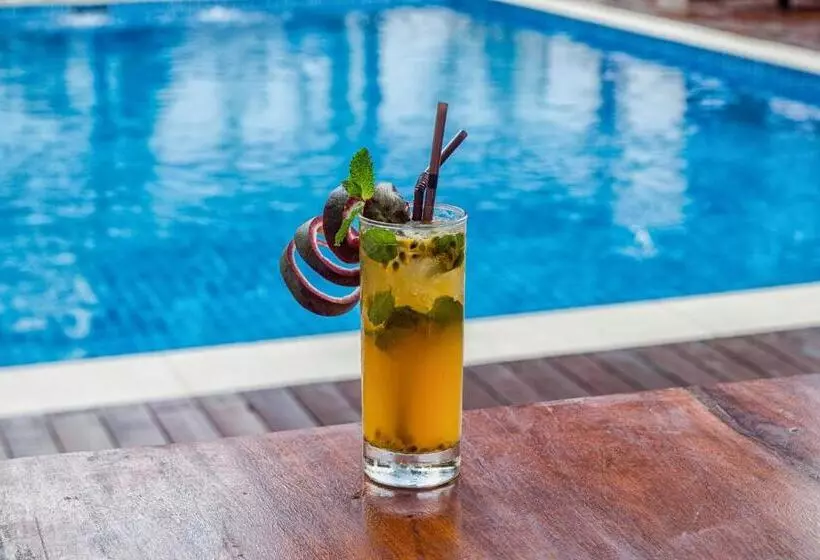 هتل Poolside Villa