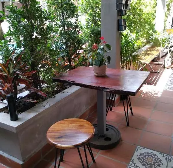 هتل Poolside Villa