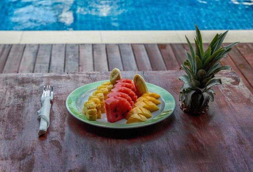 בית מלון כפרי Poolside Villa