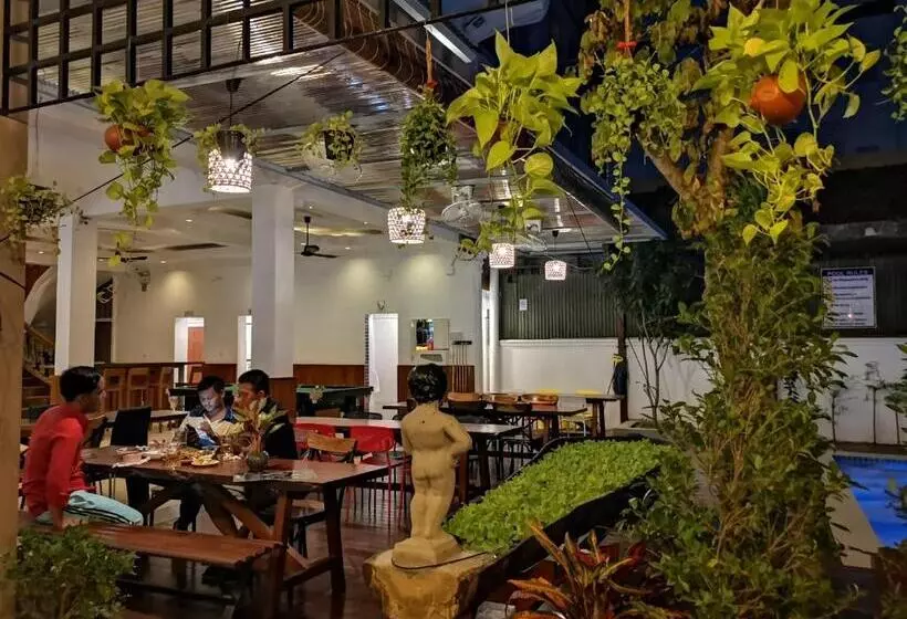 هتل Poolside Villa