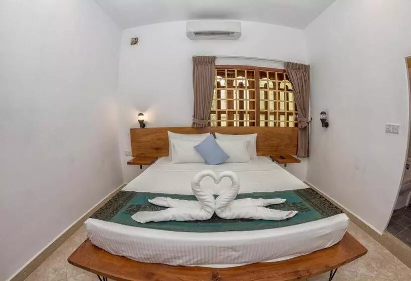 هتل Poolside Villa