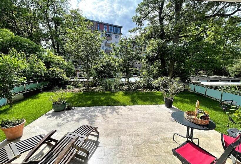 Deluxe Apartments Christina 120 M² Im Design Hotel Vosteen