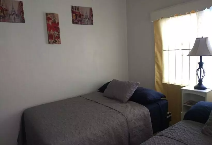 تختخواب و صبحانه Hillside Breeze