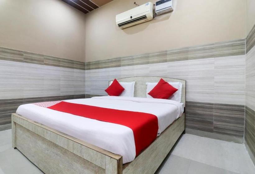 Hotell Oyo 49871 Geeta Palace