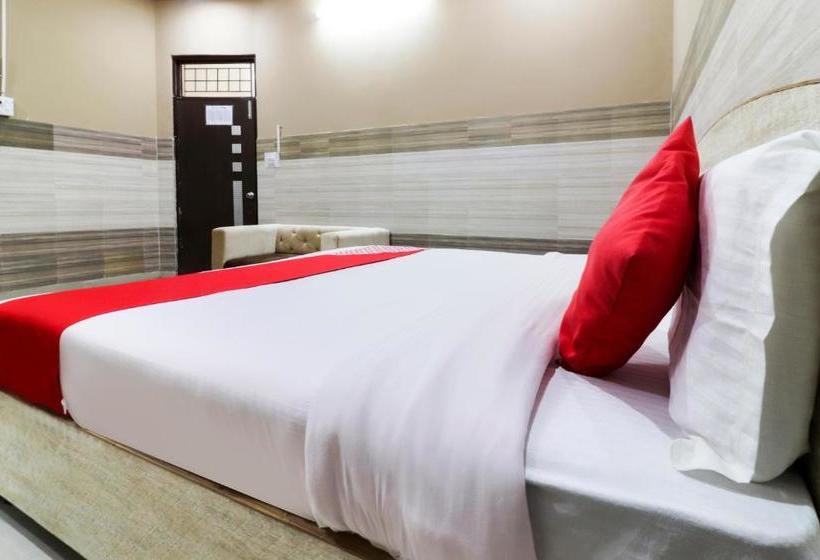 Hotell Oyo 49871 Geeta Palace