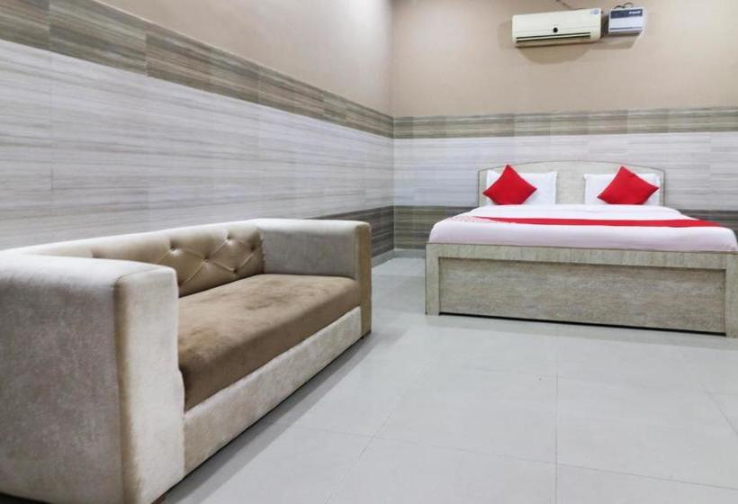 Hotell Oyo 49871 Geeta Palace