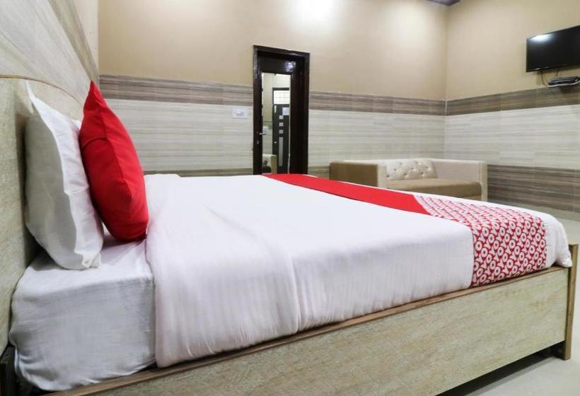 Hotell Oyo 49871 Geeta Palace