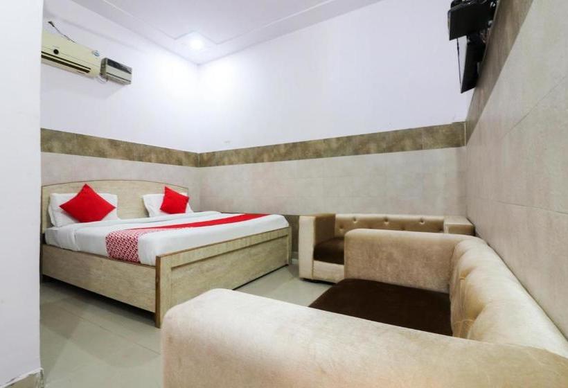 Hotell Oyo 49871 Geeta Palace