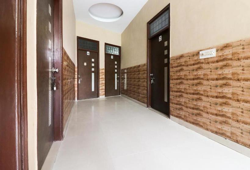 Hotell Oyo 49871 Geeta Palace