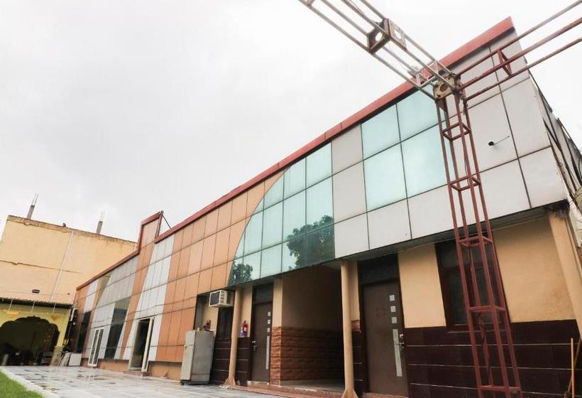 Hotell Oyo 49871 Geeta Palace