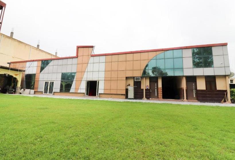 Hotell Oyo 49871 Geeta Palace