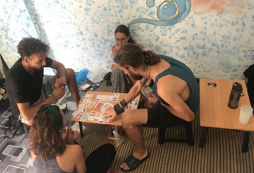 B&l Islanders Inn Hostel