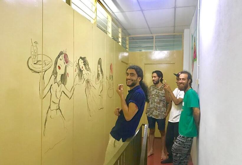 B&l Islanders Inn Hostel