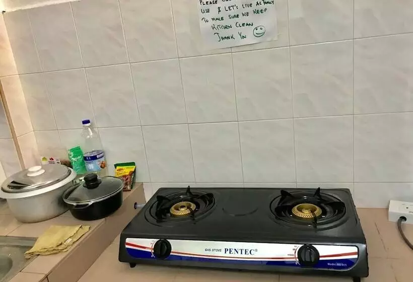 B&l Islanders Inn   Hostel