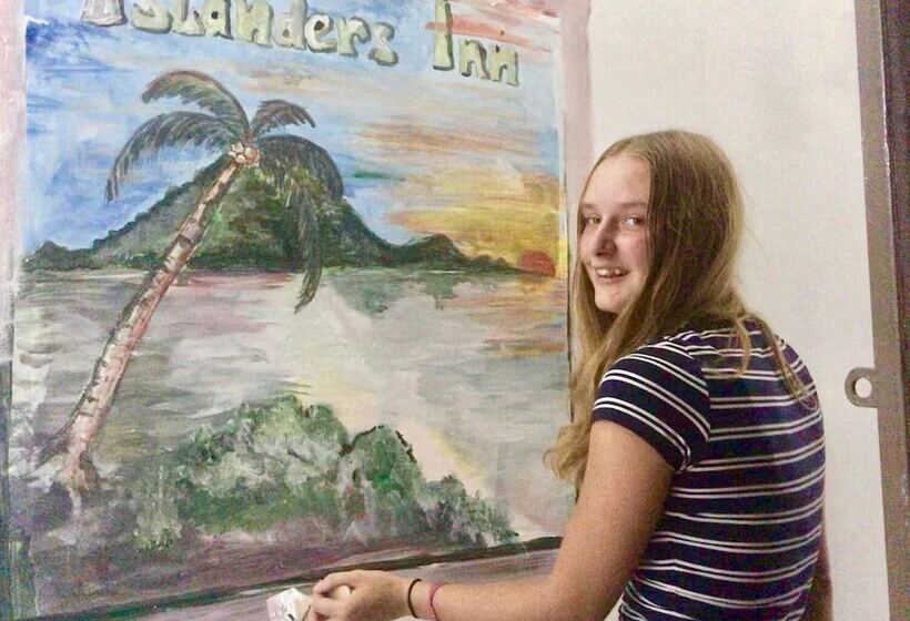 B&l Islanders Inn Hostel