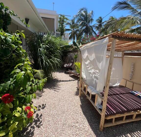 Gadea Boutique Hotel& Gadea Garden Italian Restaurant