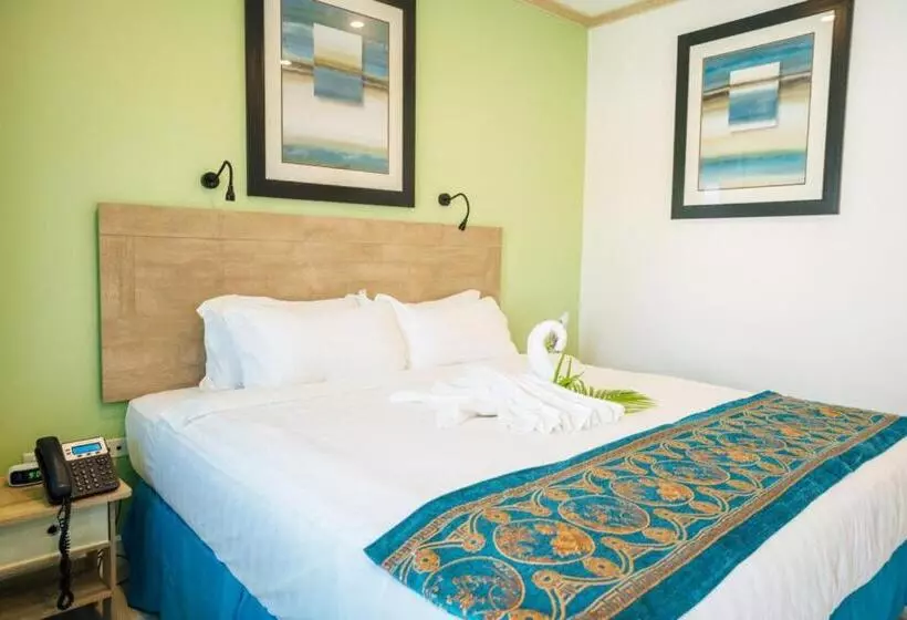 هتل Maxwell Del Mar