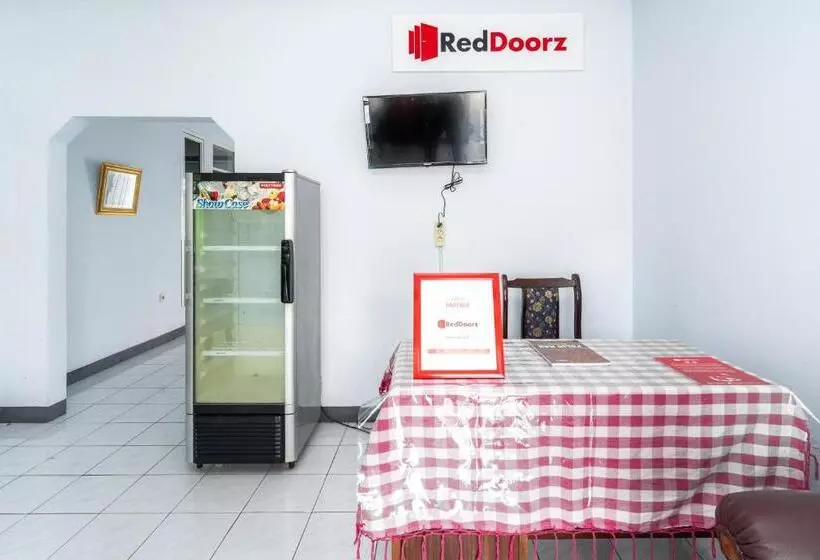 Majatalo Reddoorz Syariah Near Rsud Cimacan