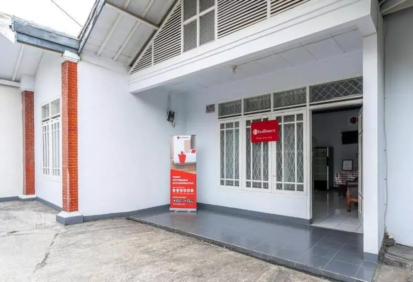 Majatalo Reddoorz Syariah Near Rsud Cimacan