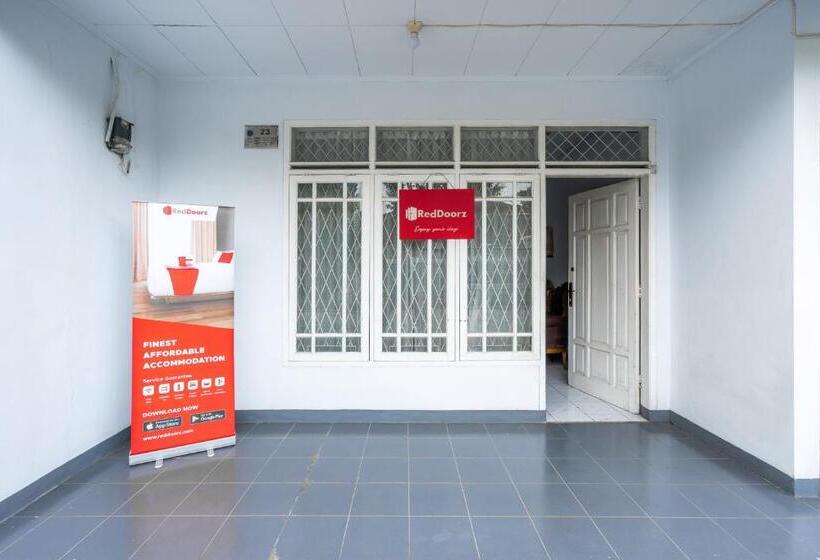 פנסיון Reddoorz Syariah Near Rsud Cimacan