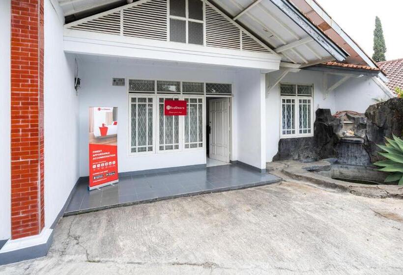פנסיון Reddoorz Syariah Near Rsud Cimacan