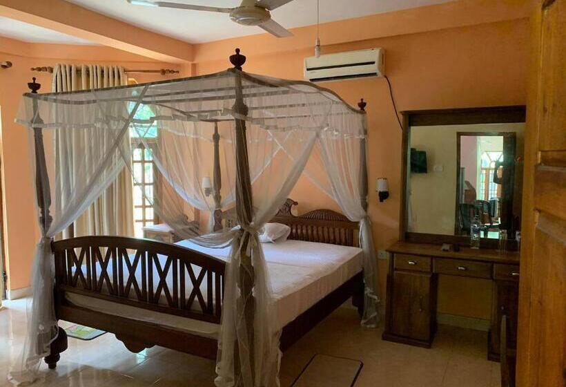 פנסיון The Golden Residence