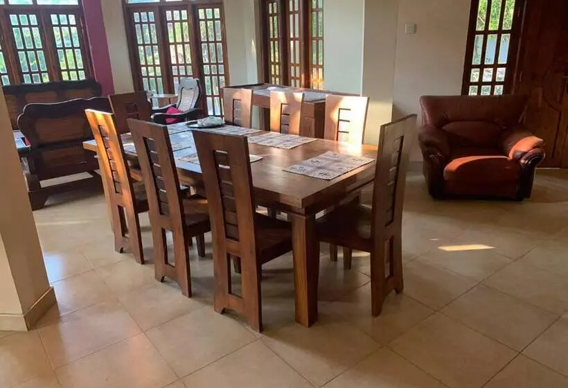 Majatalo The Golden Residence